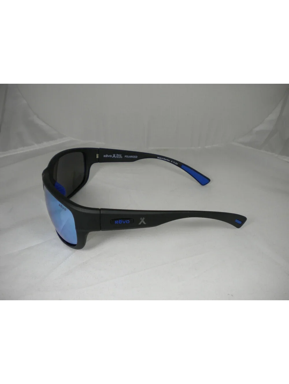 REVO RE 1092 CAPER MATTE BLACK/BLUE POLARIZED (R-153)